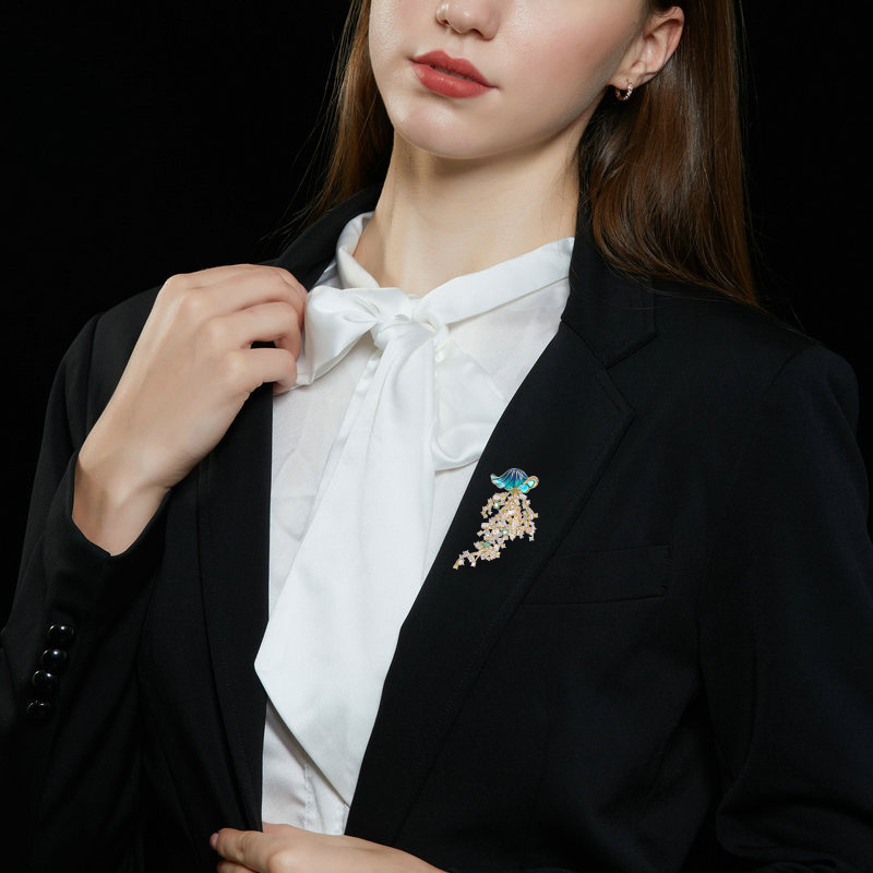 해양생물이 장식된 지르콘 해파리 브로치, 고급스럽고 가 - Luxury Lifestyle Jewelry 리뷰 및 가격